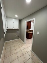 321 W Park Ave in Weatherford, TX - Building Photo - Building Photo