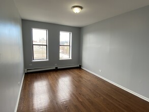 Jade Apartments in Chicago, IL - Building Photo - Building Photo