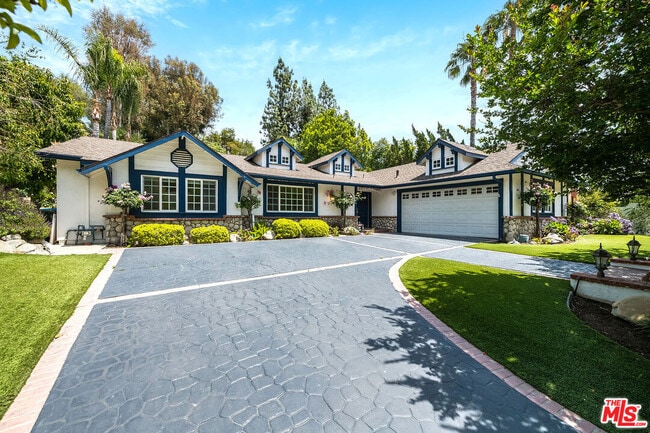 7144 Deveron Ridge Rd in Los Angeles, CA - Building Photo - Building Photo