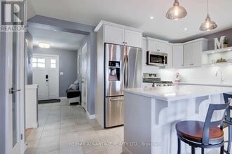 258 Peach Tree Blvd in St Thomas, ON - Building Photo - Building Photo