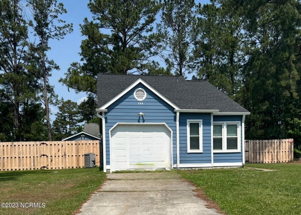 498 Hemlock Dr Photo