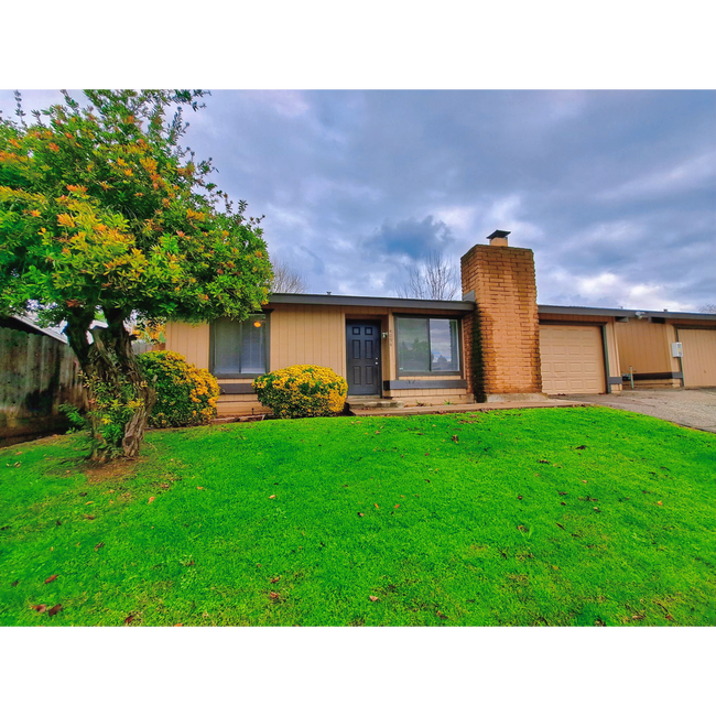 4090-4094 N Feland Ave in Fresno, CA - Building Photo - Building Photo