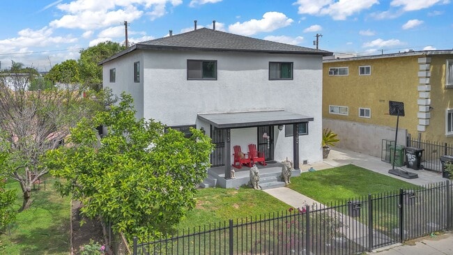 915 E 91st St in Los Angeles, CA - Building Photo - Building Photo