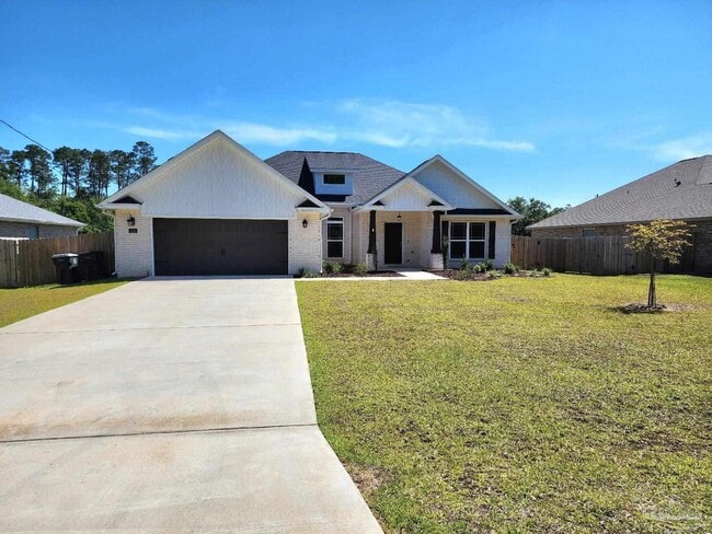 1131 Green Hills Rd in Gonzalez, FL - Building Photo - Building Photo
