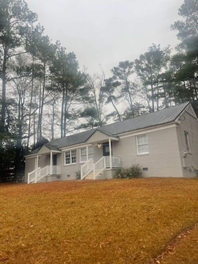 property at 706 N Horner Blvd