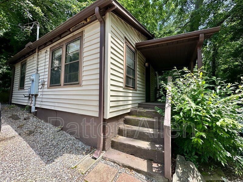 4 Arbutus Rd in Asheville, NC - Building Photo