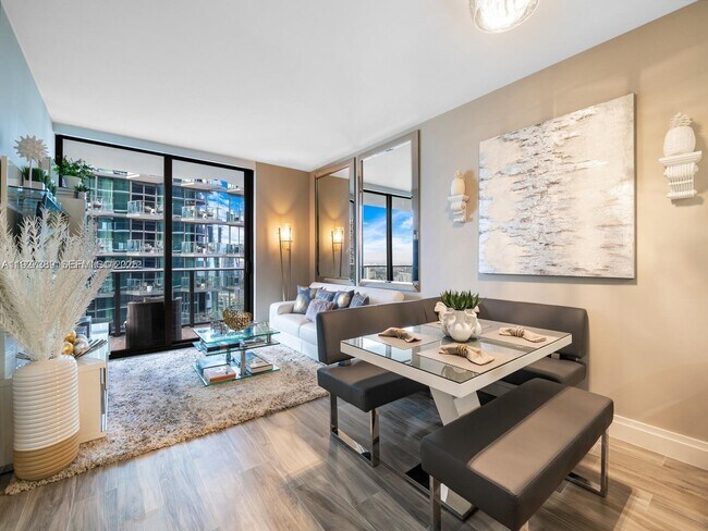 801 S Miami Ave, Unit 3706 in Miami, FL - Building Photo - Building Photo