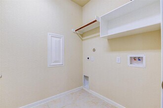 10 Pine Needle Pl in Spring, TX - Building Photo - Building Photo