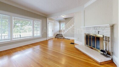 2977 N Willamette Blvd in Portland, OR - Building Photo - Building Photo