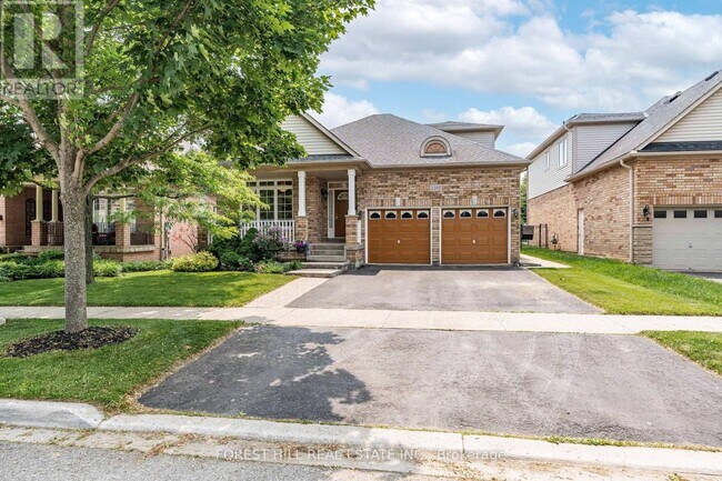 2210 Tiger Rd in Burlington, ON - Building Photo - Building Photo