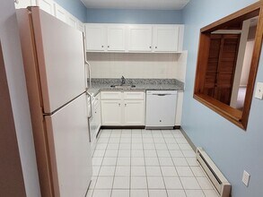 49 Windsor Dr in Holliston, MA - Building Photo - Building Photo