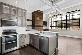 210 Ellicott St in Buffalo, NY - Building Photo - Building Photo