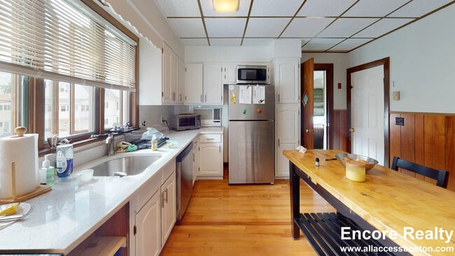 60-62 Pinkert St in Medford, MA - Foto de edificio - Building Photo