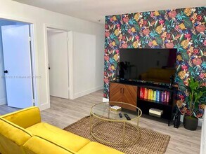 2701 NW 24th Ct in Miami, FL - Building Photo - Building Photo