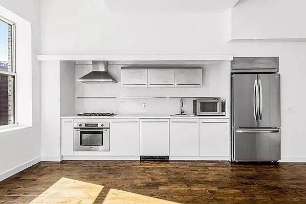 15 Broad St in New York, NY - Building Photo