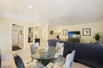 286 4th St S in Naples, FL - Building Photo - Building Photo