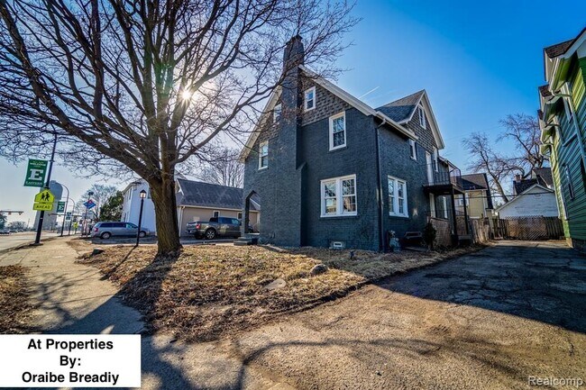 959 Washtenaw Ave in Ypsilanti, MI - Building Photo - Building Photo