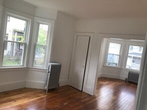 37 Poningo St in Port Chester, NY - Building Photo - Building Photo