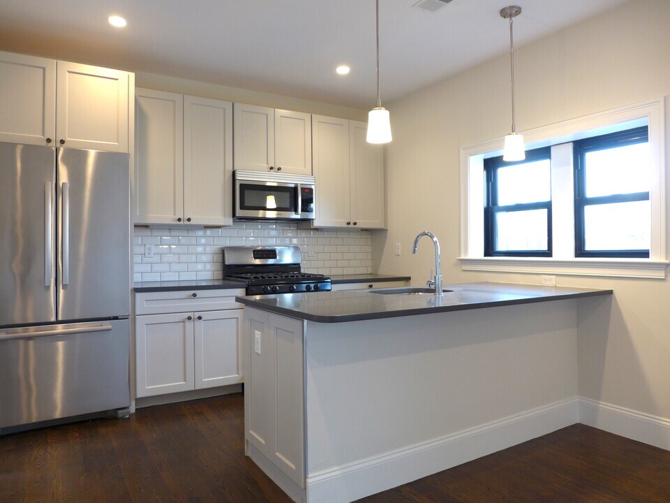 45 Thorndike St in Boston, MA - Foto de edificio