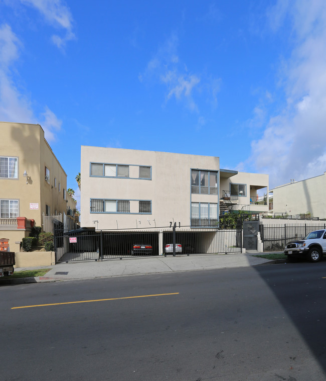 741 S New Hampshire Ave in Los Angeles, CA - Building Photo - Building Photo