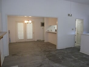 111 W Alhambra Dr in Columbia, MO - Building Photo - Building Photo