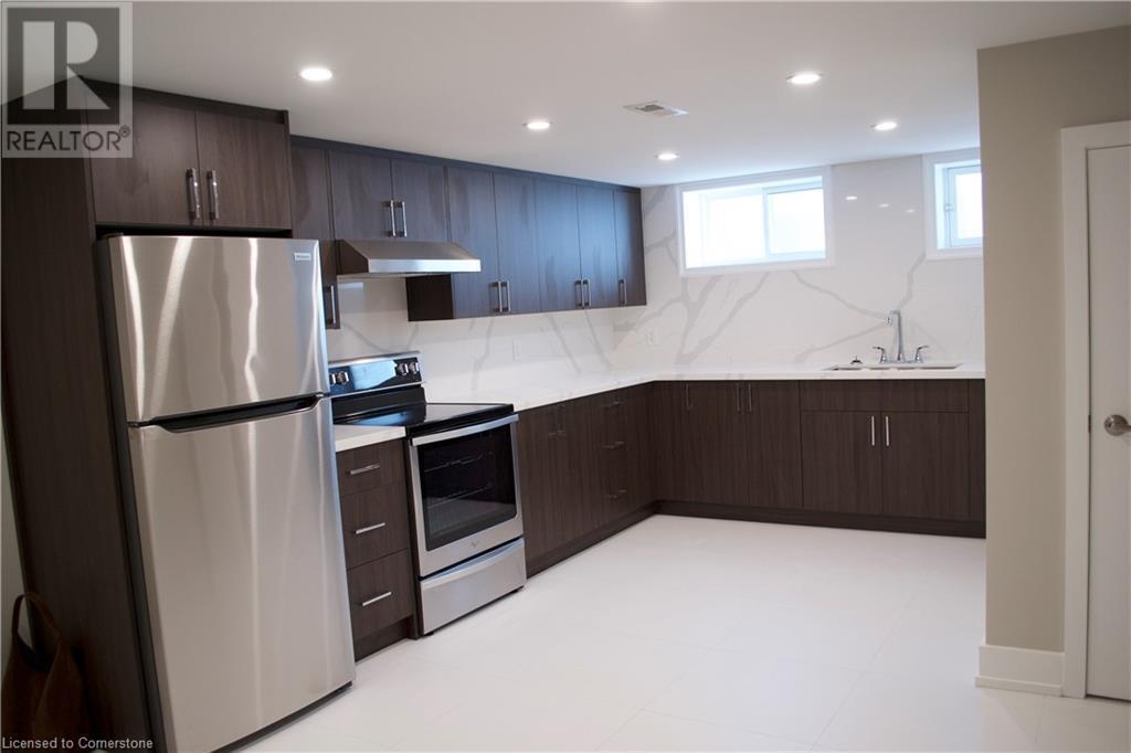 2043 Churchill Ave in Burlington, ON - Building Photo