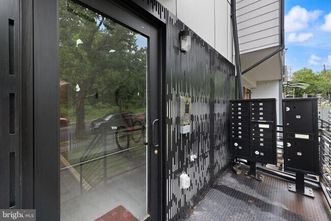 2209 M St NE in Washington, DC - Building Photo - Building Photo