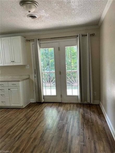 8800 Circle Dr in Rural Hall, NC - Building Photo - Building Photo