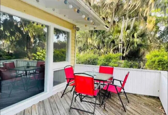 612 Executive Golf Villas Rd in St. Simons Island, GA - Building Photo - Building Photo