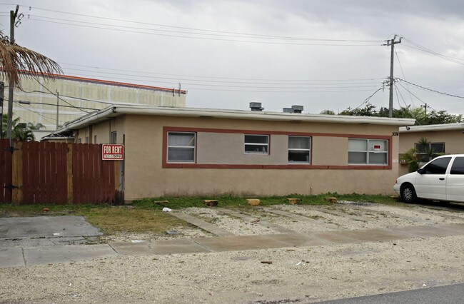 3074-3080 SW 27th Ln in Miami, FL - Building Photo - Building Photo