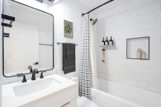 Lexington 5716 Propco LLC in Los Angeles, CA - Building Photo - Building Photo