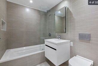 253 E 7th St in New York, NY - Building Photo - Building Photo