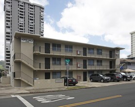 2106 Fern St in Honolulu, HI - Foto de edificio - Building Photo