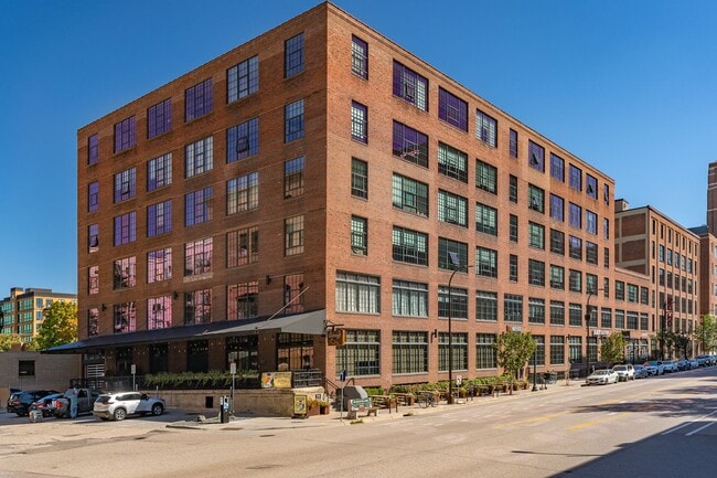 ElseWarehouse in the North Loop