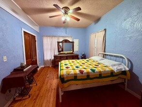 205 S Main St in Okolona, AR - Foto de edificio - Building Photo