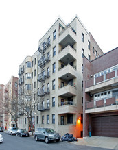 17 Chittenden Ave in New York, NY - Foto de edificio - Building Photo