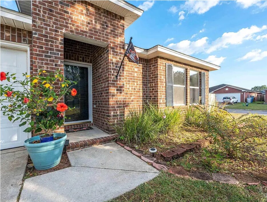 4859 Hilarita Cir in Pace, FL - Building Photo