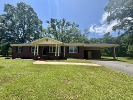 2011 Mars Hill Rd in Watkinsville, GA - Building Photo