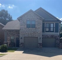 1299 N Sicily Ln in Fayetteville, AR - Building Photo