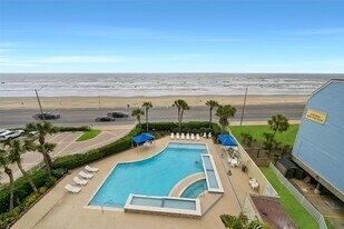 7700 Seawall Blvd in Galveston, TX - Building Photo