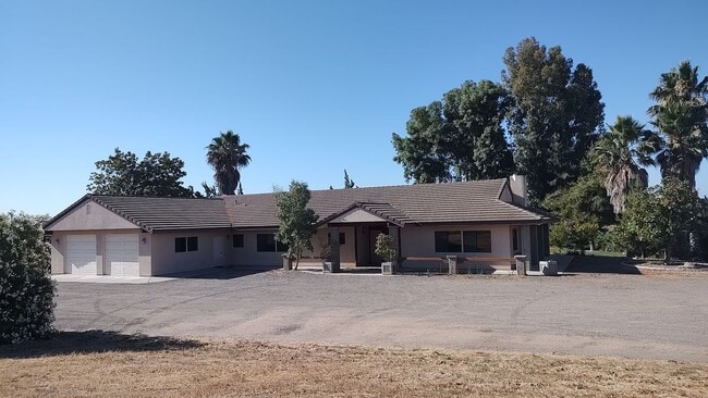 property at 2625-2624 4 Paws Way