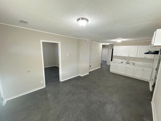 2971 Forest Ave in Memphis, TN - Building Photo - Building Photo