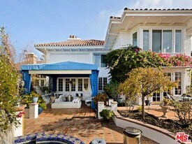 2113 Stoney Hill Rd in Los Angeles, CA - Building Photo