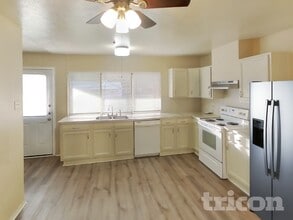 345 Ivy Way in Garland, TX - Building Photo - Building Photo