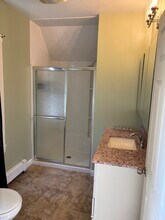 31 Blaine St, Unit 2 in Brockton, MA - Foto de edificio - Building Photo