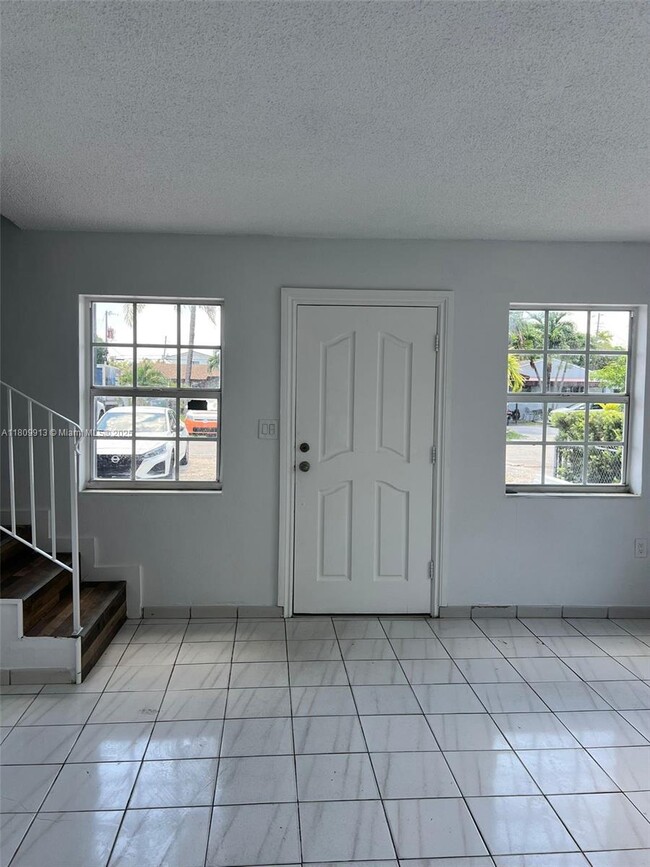 751 Flagami Blvd in Miami, FL - Building Photo - Building Photo