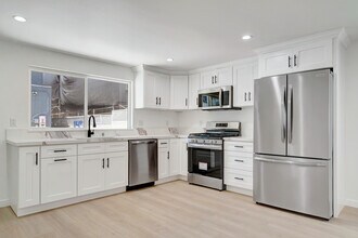 5193 W 20th St in Los Angeles, CA - Building Photo - Building Photo