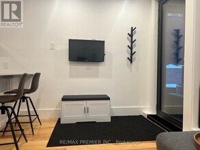 7 Glen Eden Crescent in Toronto, ON - Building Photo - Building Photo