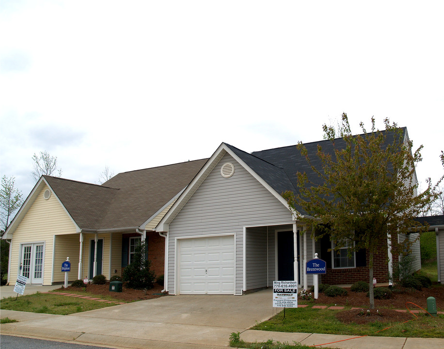 109 Lossie Ln in Mcdonough, GA - Foto de edificio