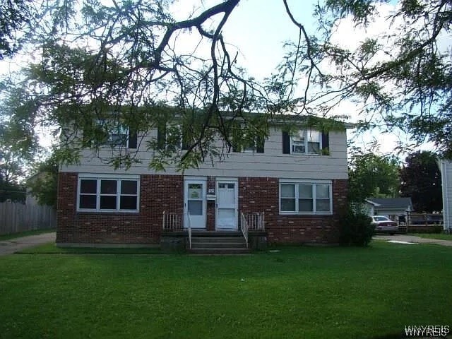 property at 22 W Summerset Ln